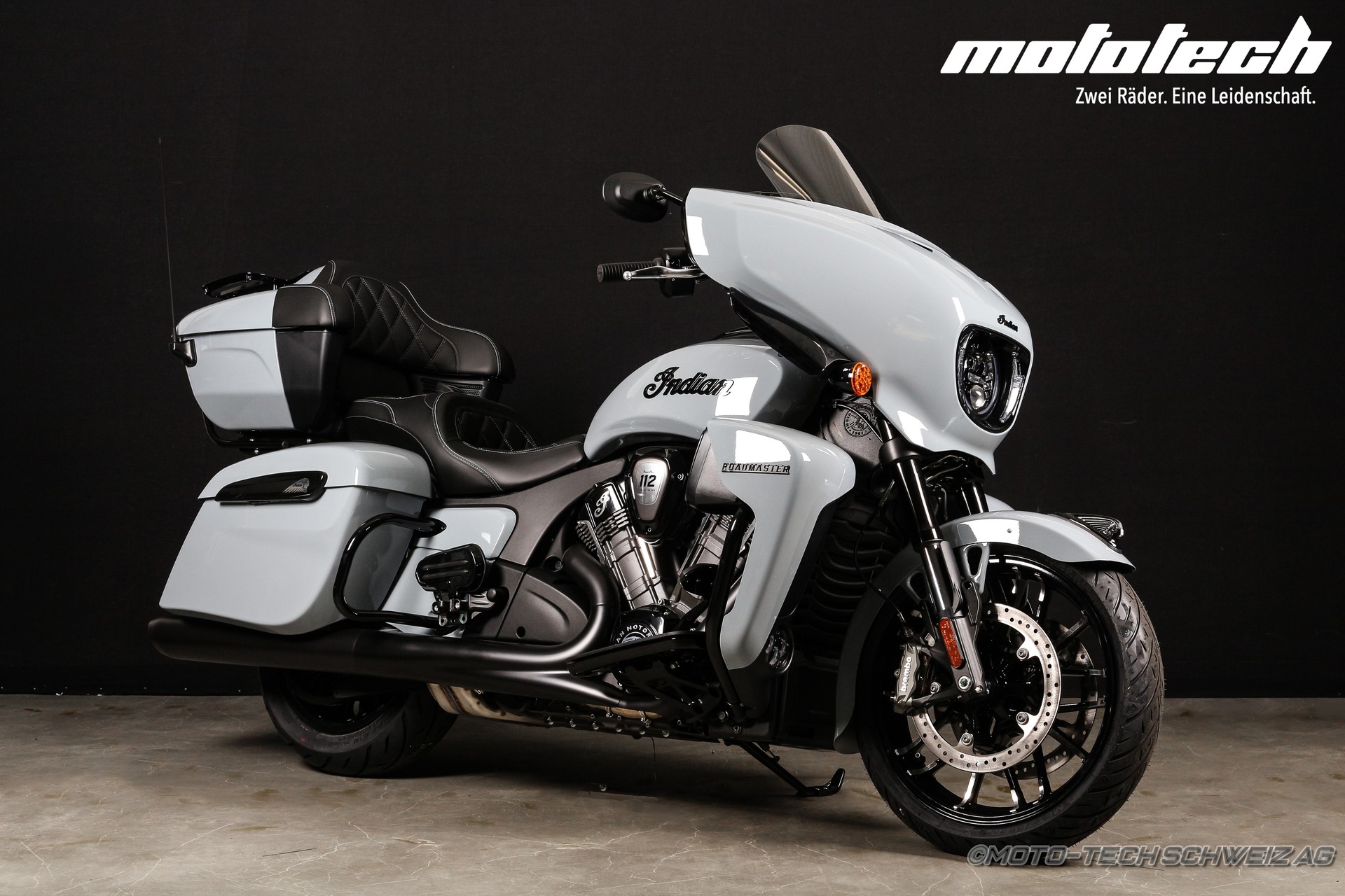 INDIAN Roadmaster Power Plus Dark Horse-image-5