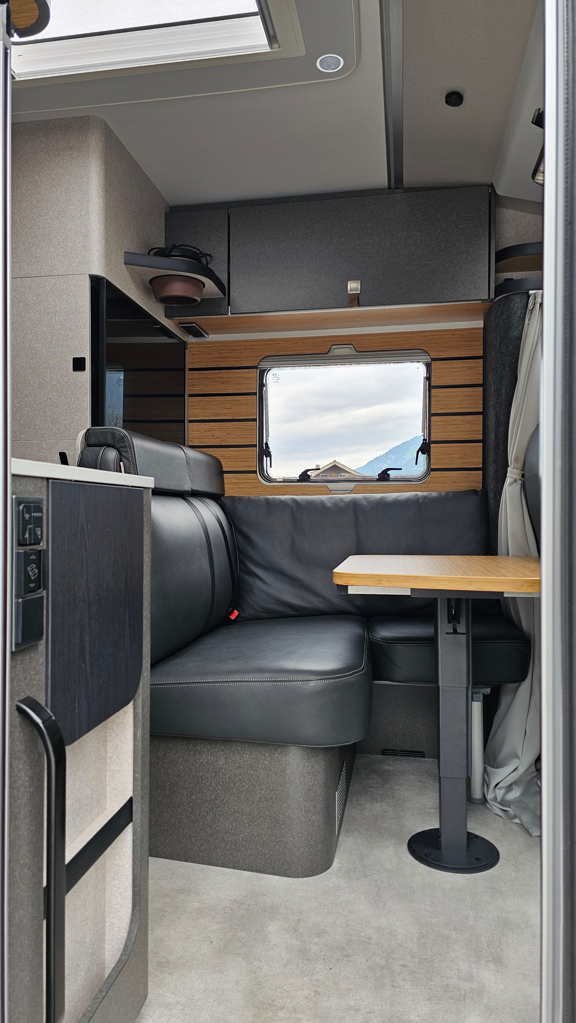 HYMER MLT 580 4x4 by Swiss Venture-image-5
