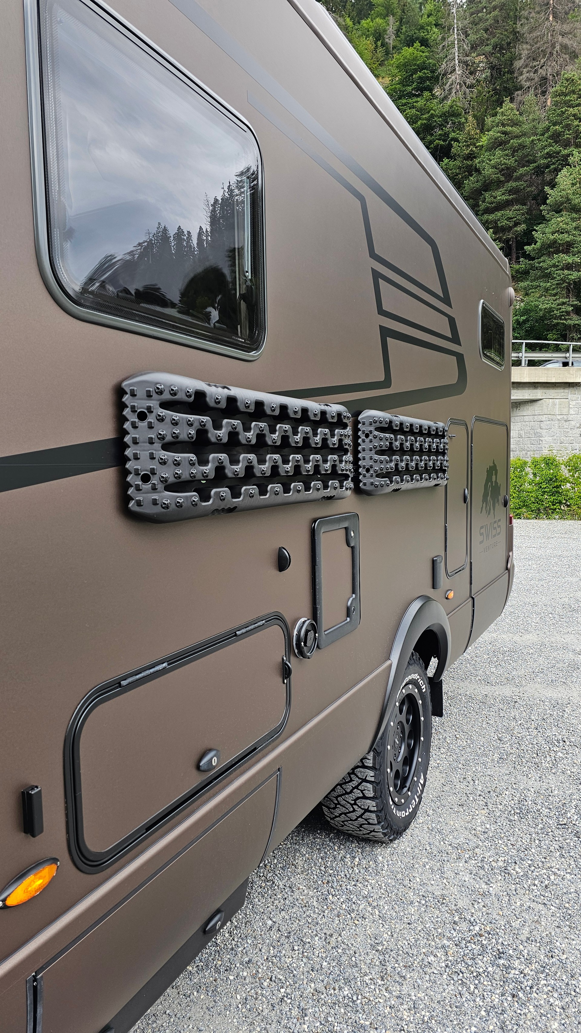 HYMER MLT 580 4x4 by Swiss Venture-image-3
