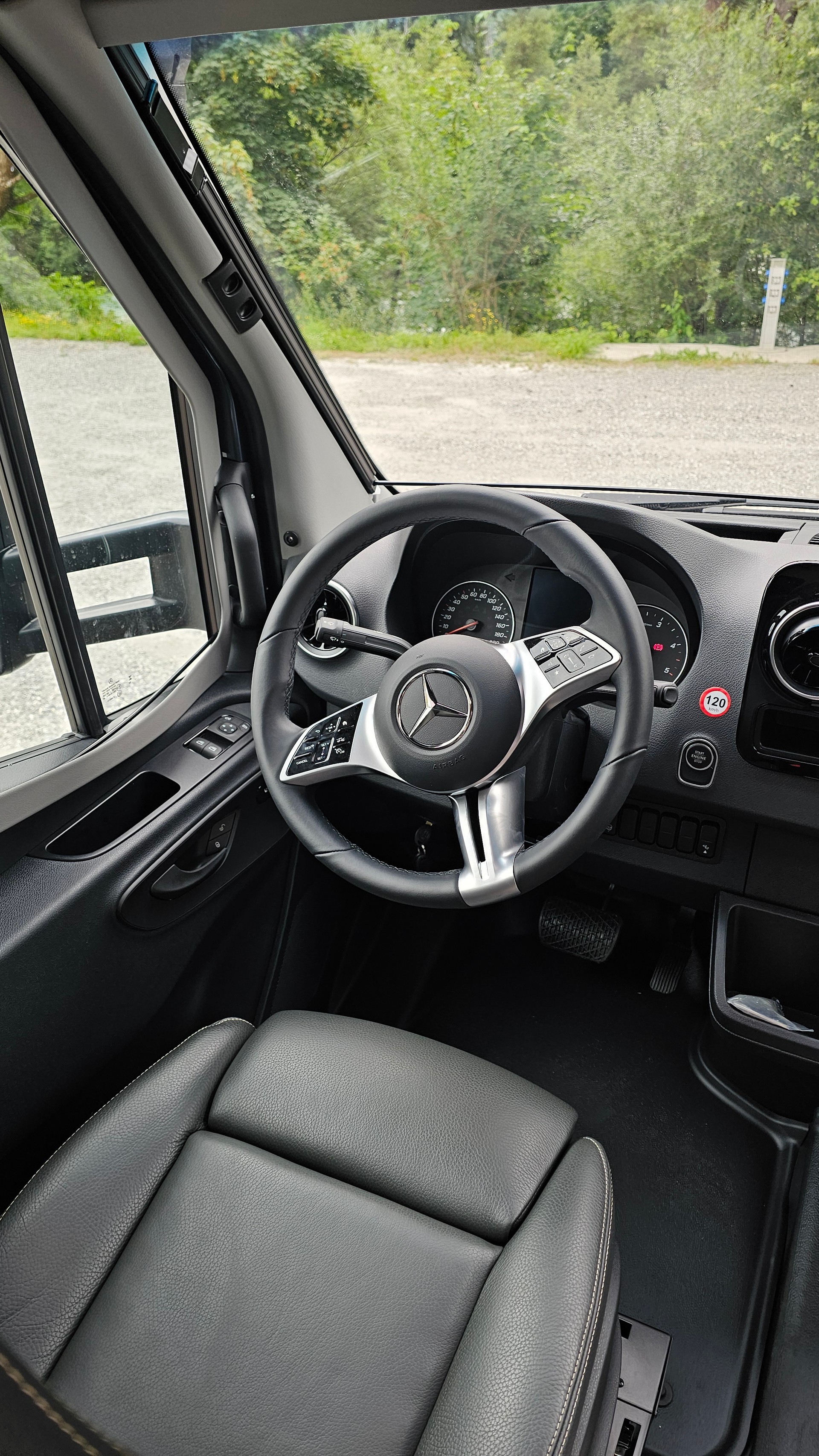 HYMER MLT 580 4x4 by Swiss Venture-image-7