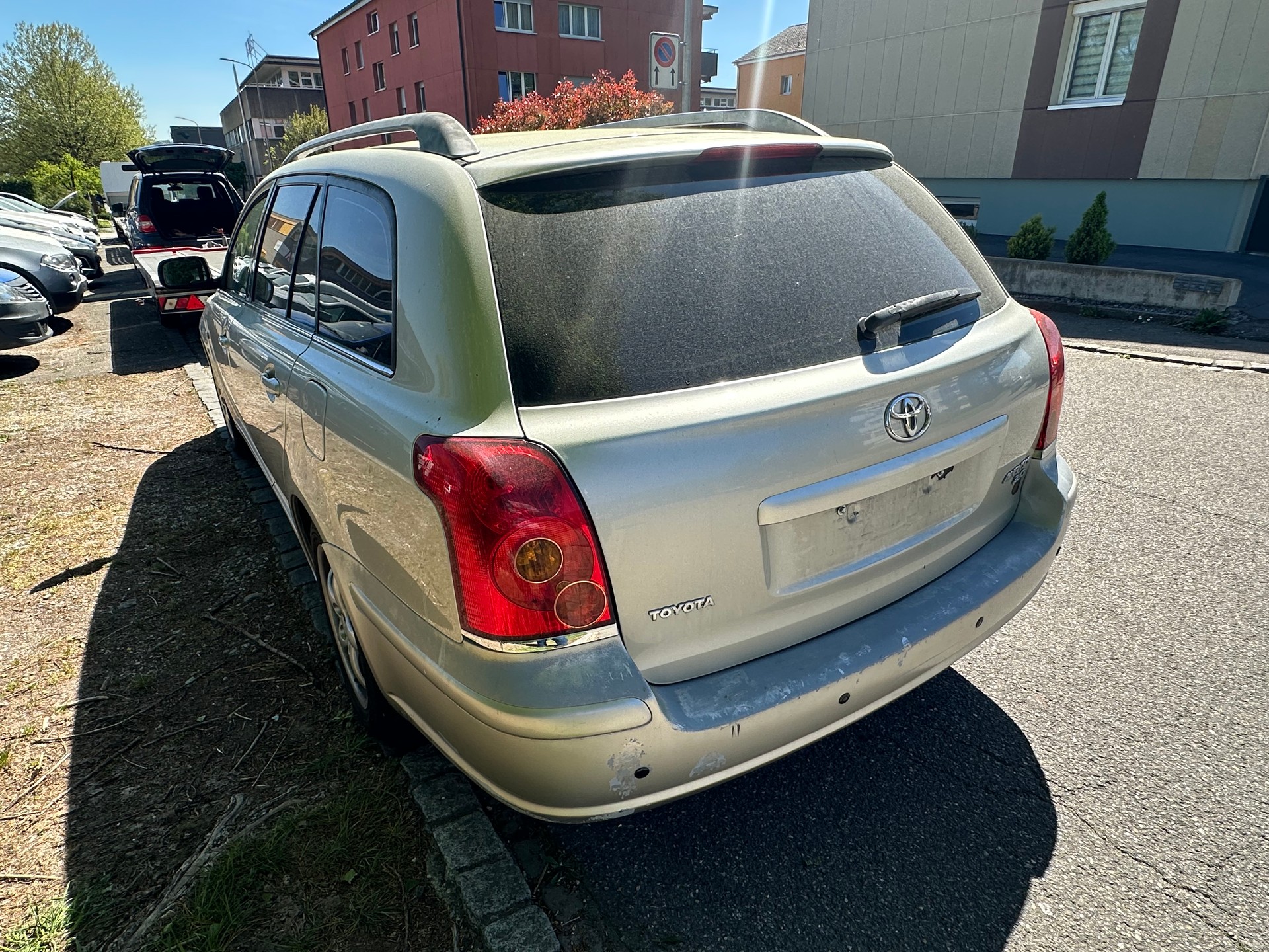 TOYOTA Avensis 2.0 D4 VVT-i Linea Sol Sportswagon-image-4