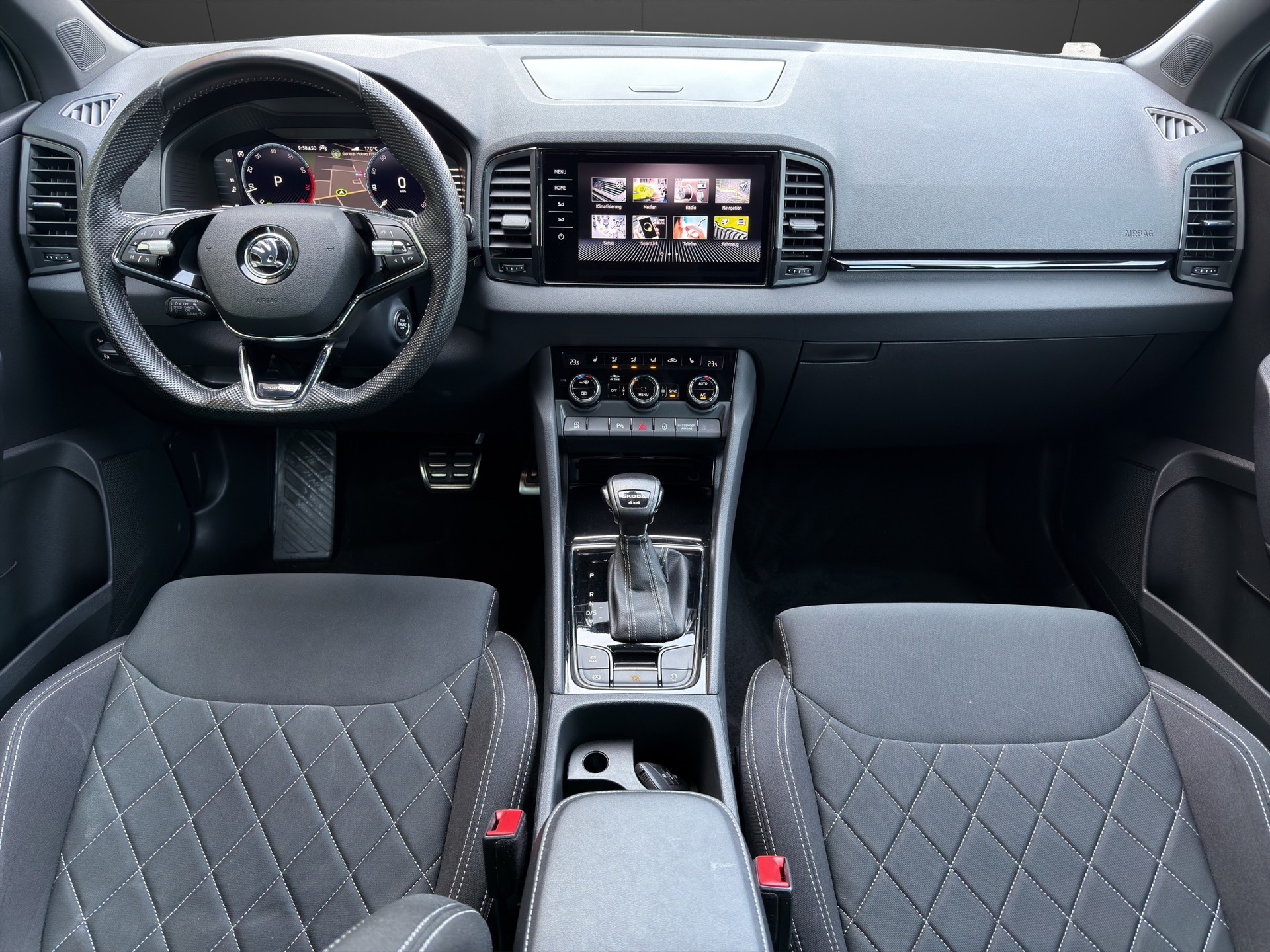 SKODA Karoq 2.0 TSI SportLine 4x4 DSG-image-10
