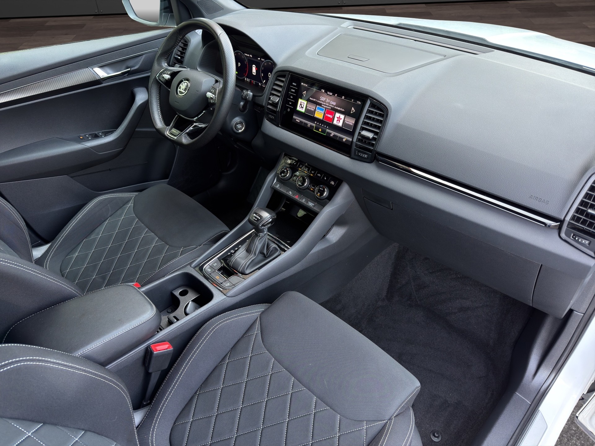 SKODA Karoq 2.0 TSI SportLine 4x4 DSG-image-18