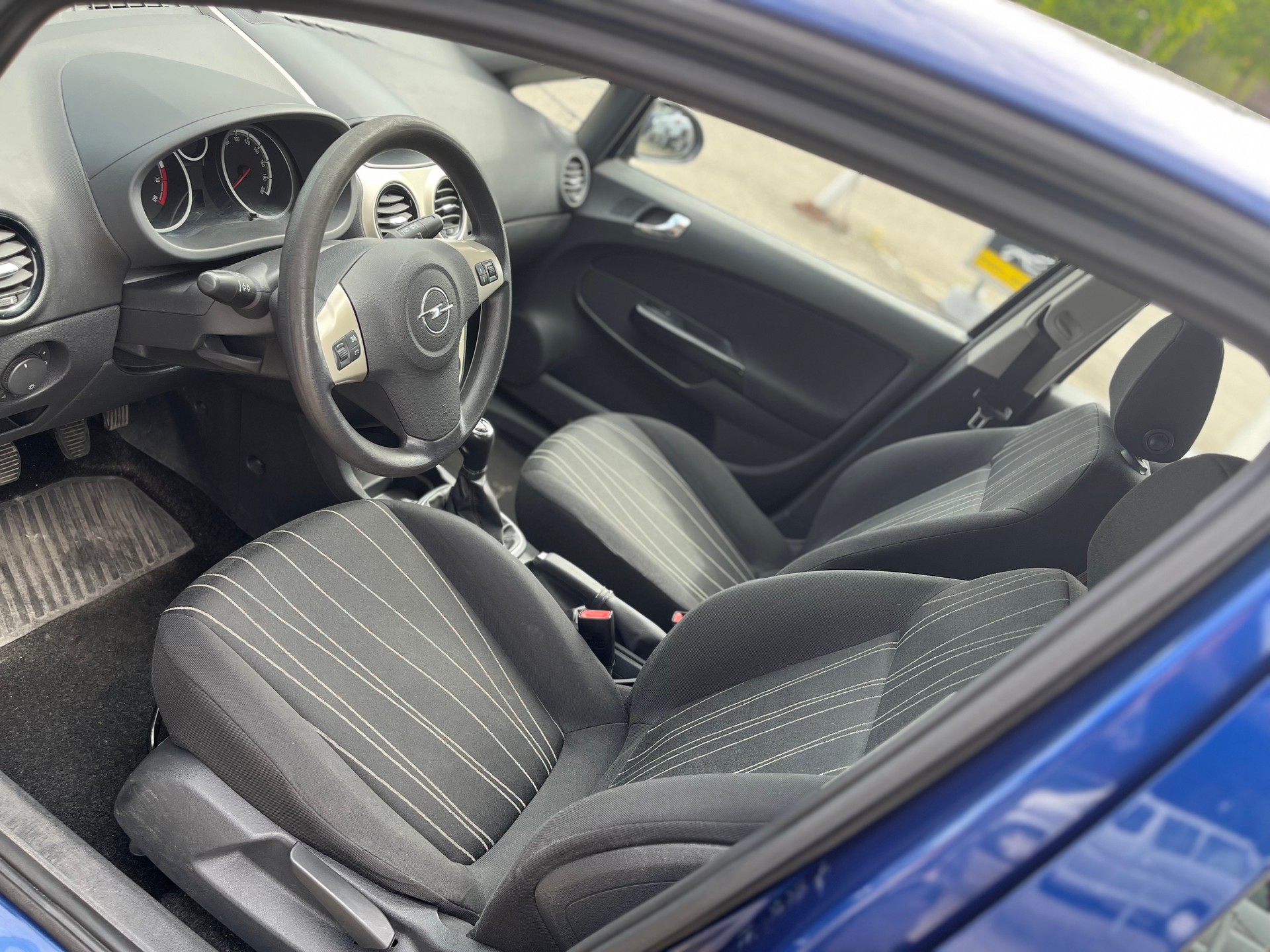 OPEL Corsa 1.4 TP Enjoy-image-11