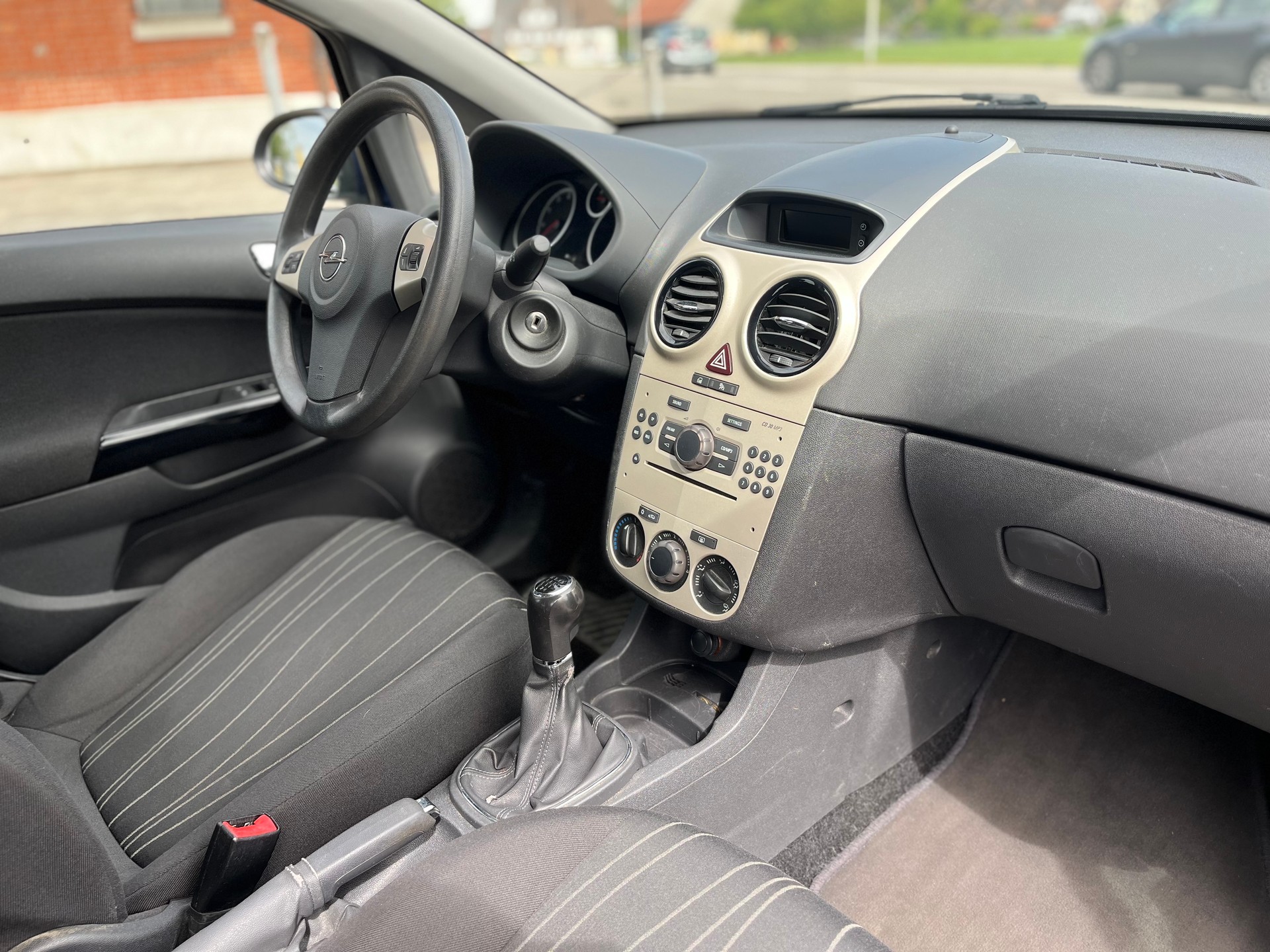 OPEL Corsa 1.4 TP Enjoy-image-10