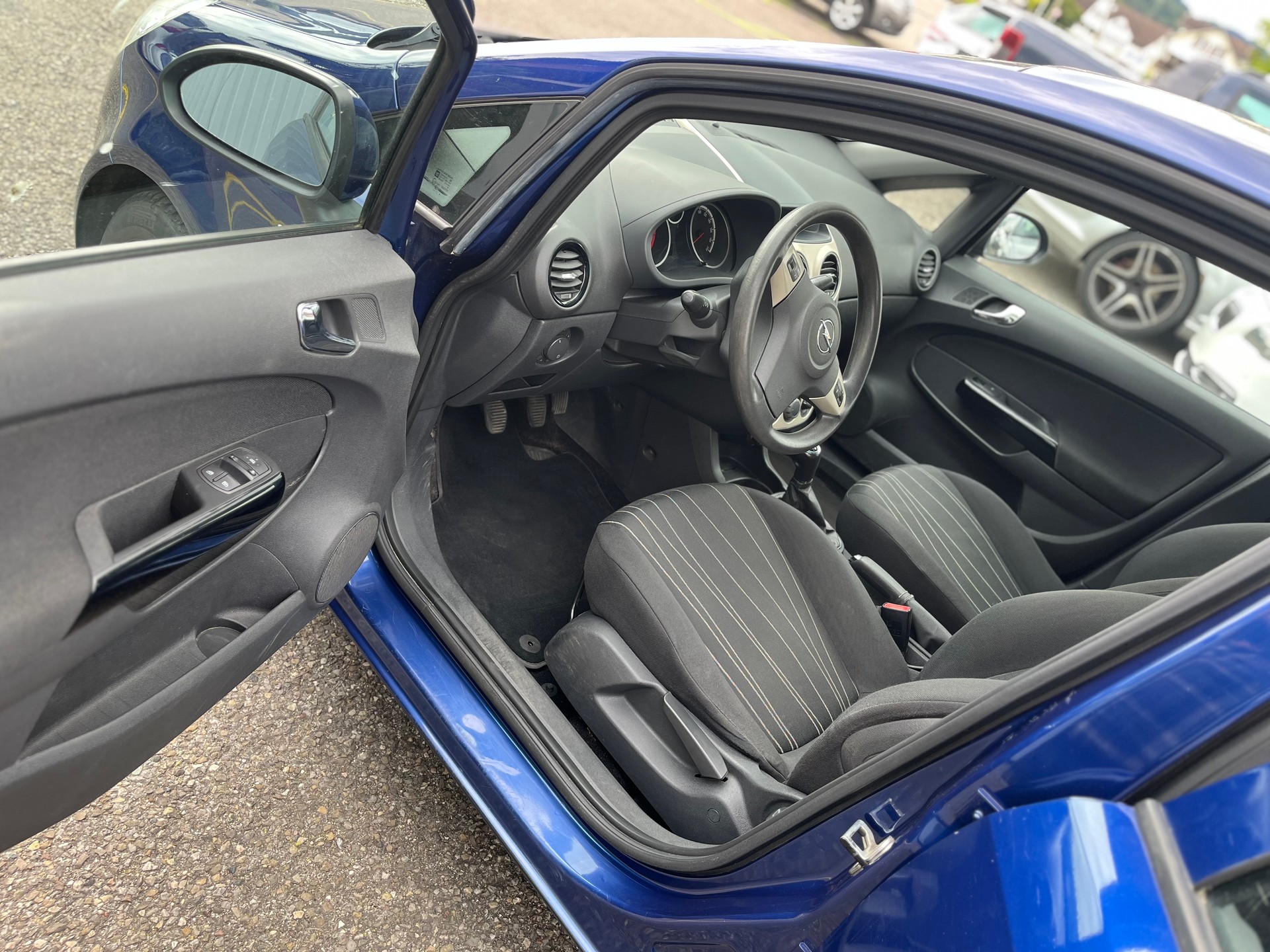 OPEL Corsa 1.4 TP Enjoy-image-12