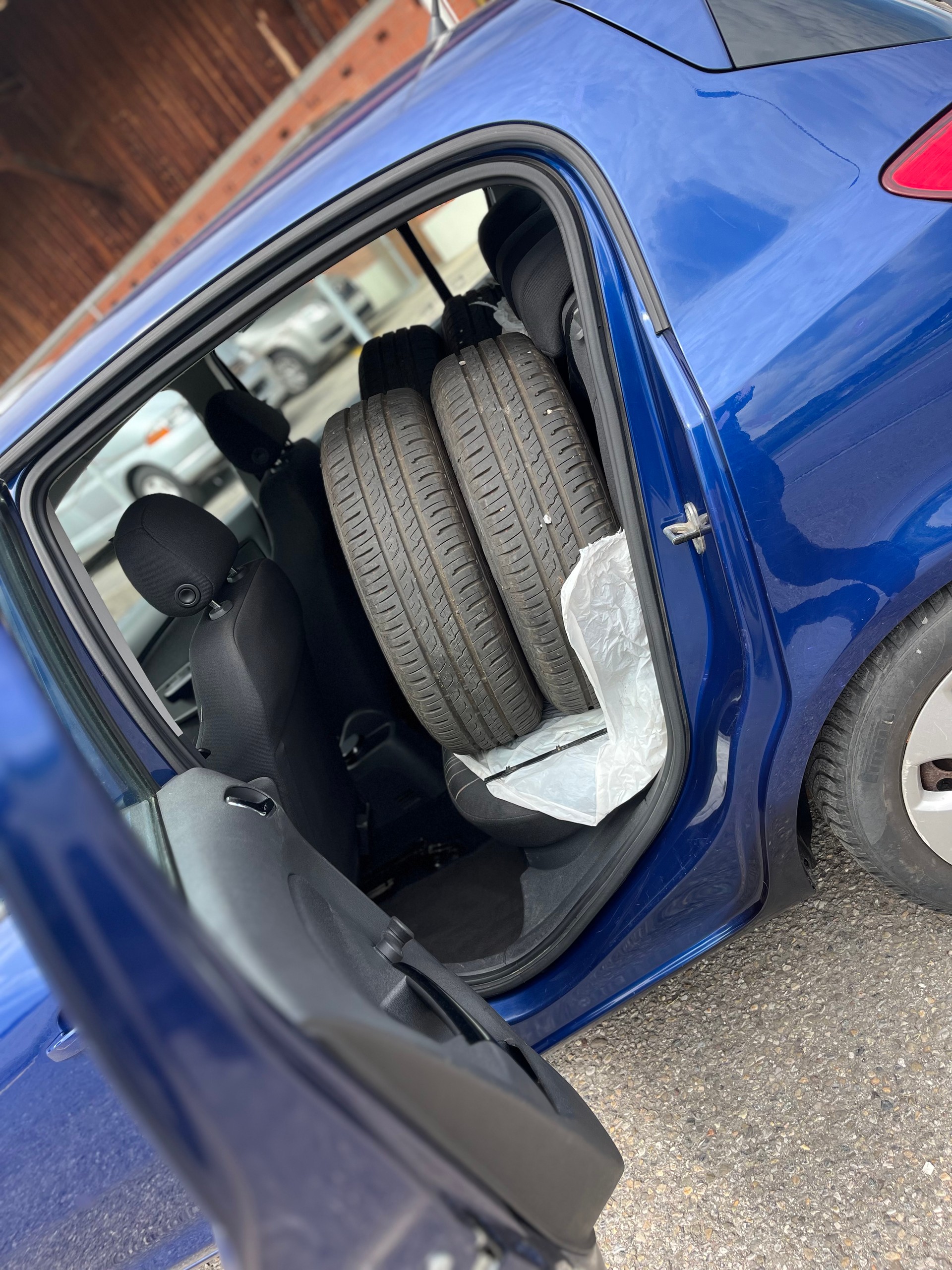 OPEL Corsa 1.4 TP Enjoy-image-13