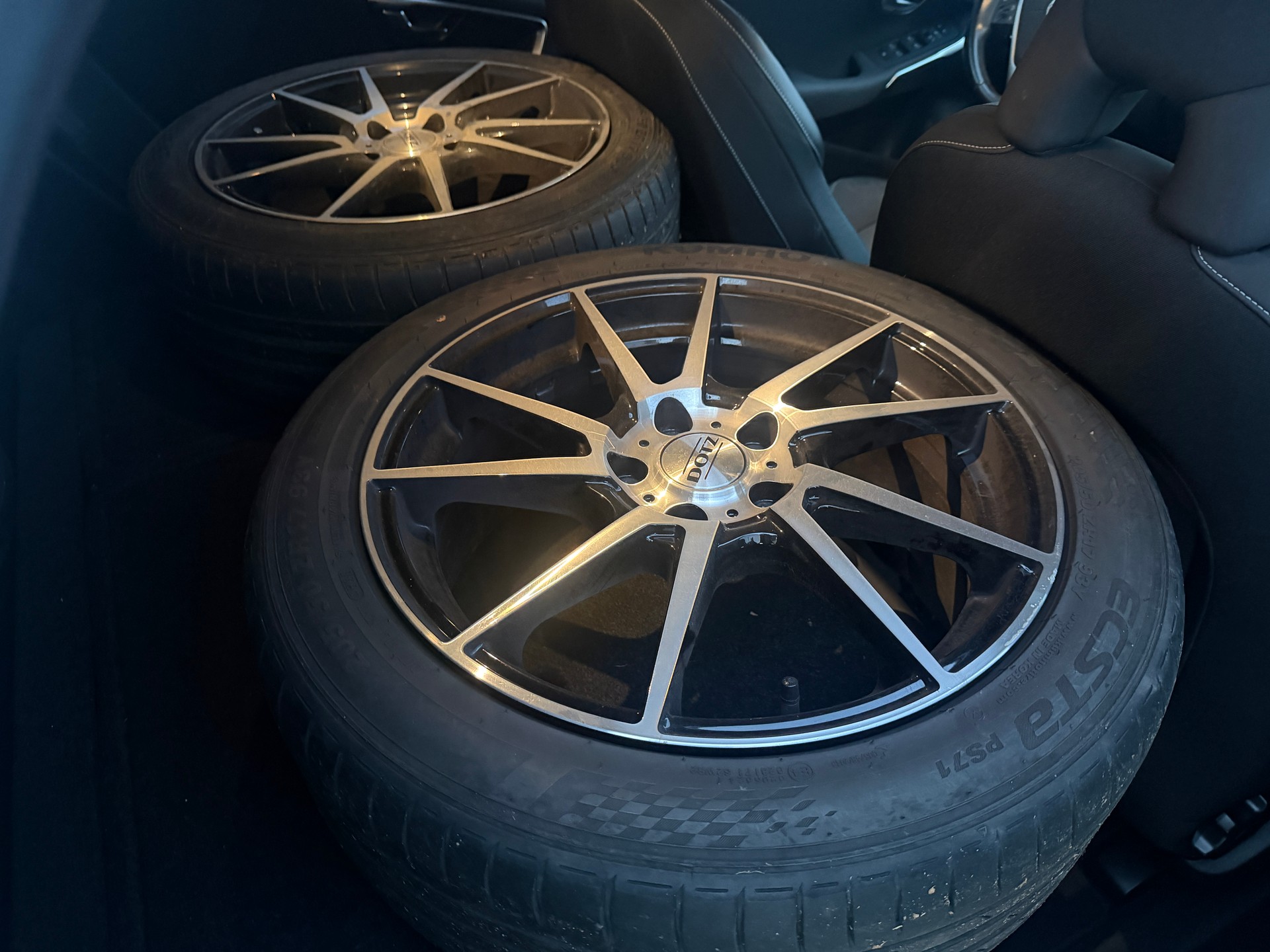 VOLVO V40 T5 Kinetic R-Design Geartronic-image-9