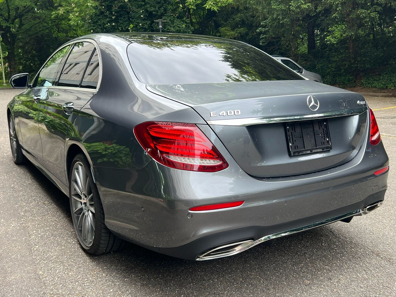 MERCEDES-BENZ E 400 AMG Line 4matic-image-2
