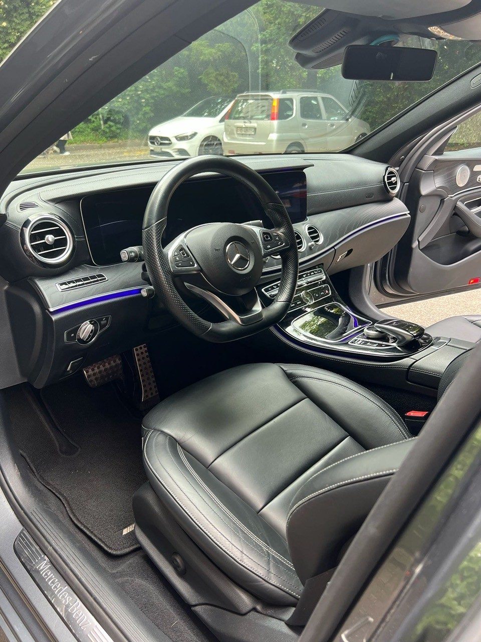 MERCEDES-BENZ E 400 AMG Line 4matic-image-5