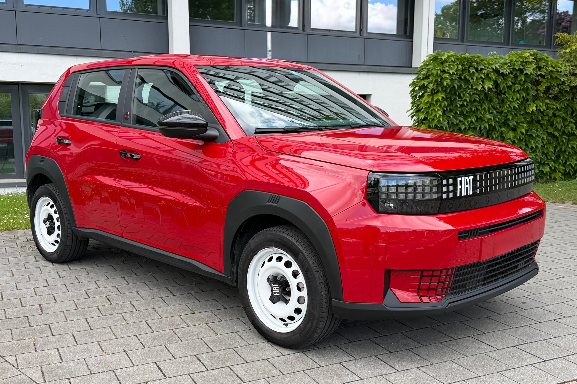 FIAT Grande Panda Elektro 🔋 Red 🔴-image-1