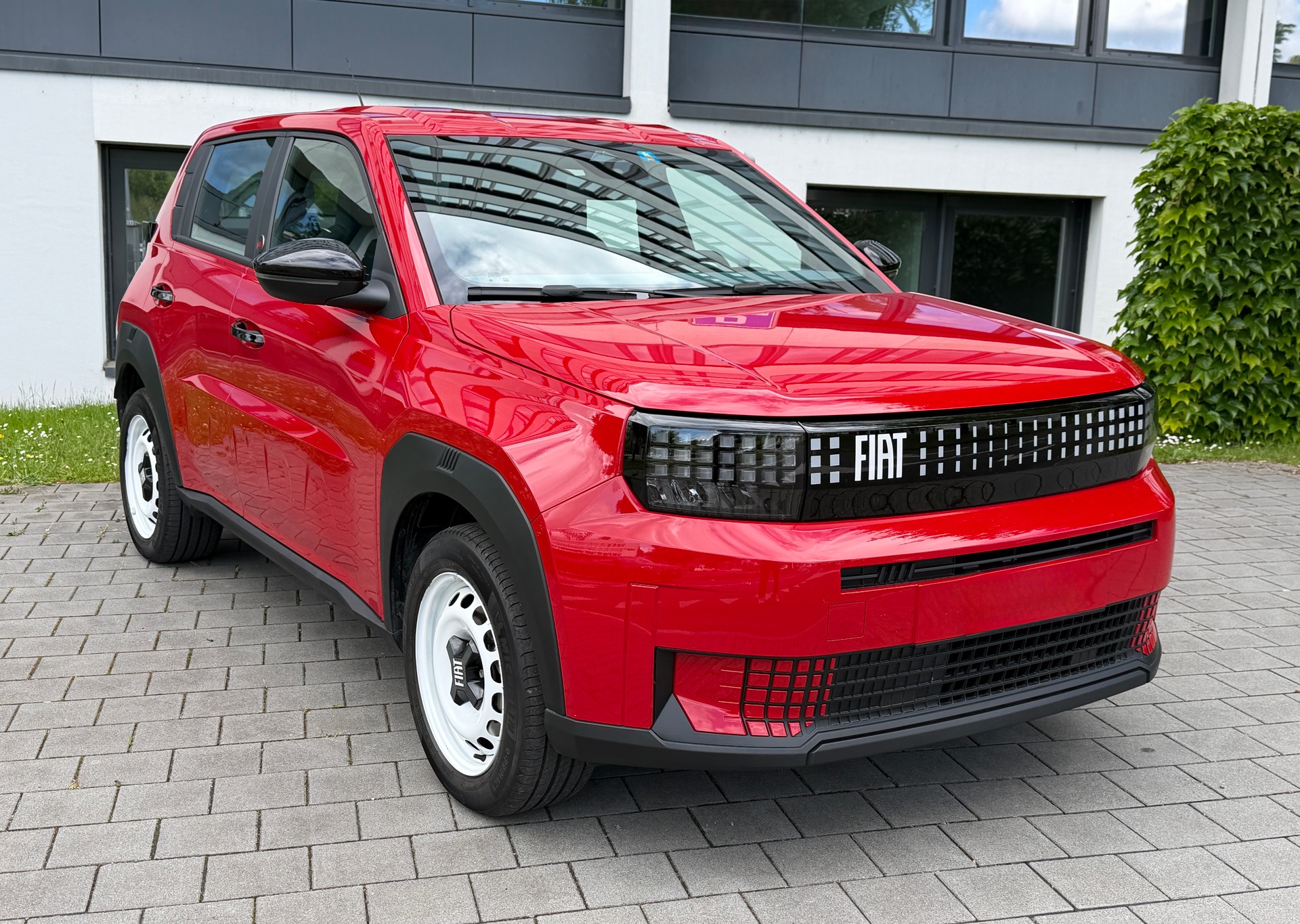 FIAT Grande Panda Elektro 🔋 Red 🔴-image-0