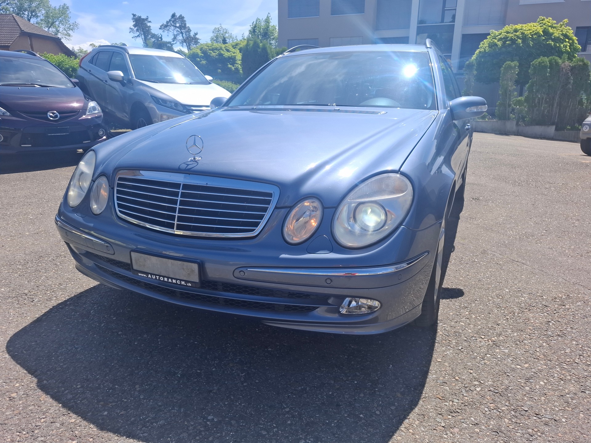 MERCEDES-BENZ E 240 Avantgarde-image-5