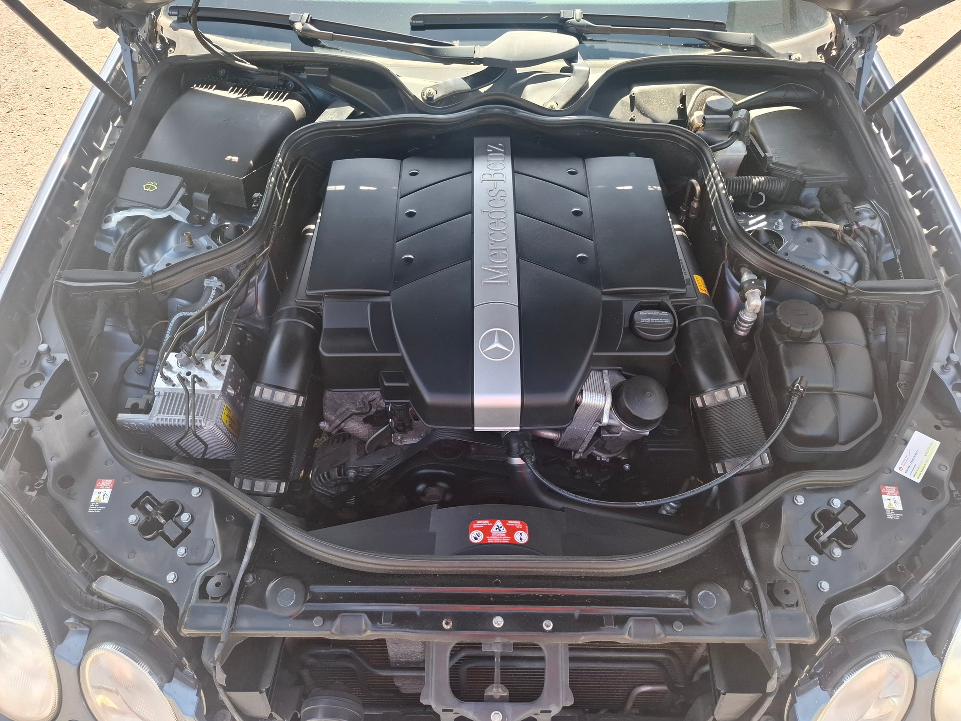MERCEDES-BENZ E 240 Avantgarde-image-11