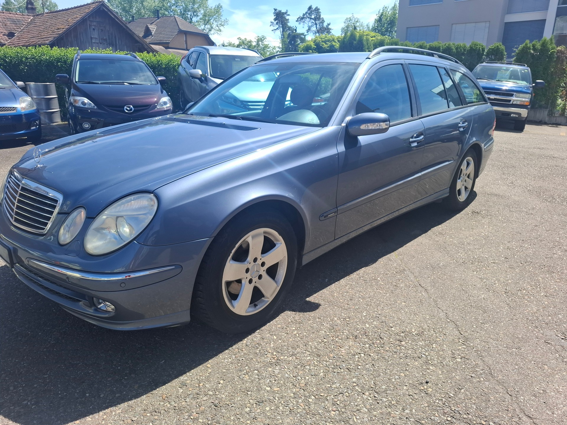 MERCEDES-BENZ E 240 Avantgarde