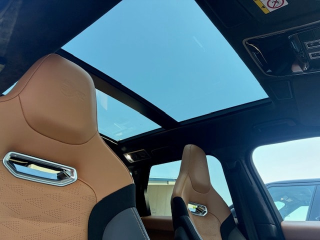 LAND ROVER Range Rover Sport 5.0 V8 SVR 575 PS-image-5