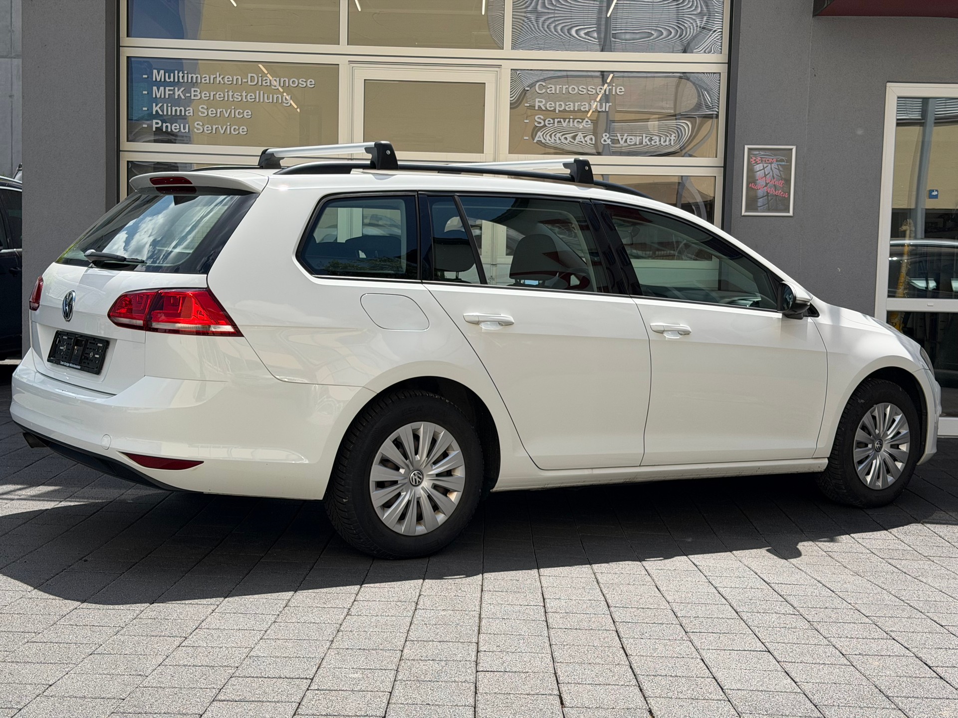 VW Golf Variant 1.2 TSI Trendline*Ab MFK&Service*CH-FHZ*1.Hand*Sparsam&Zuverlässig*-image-8