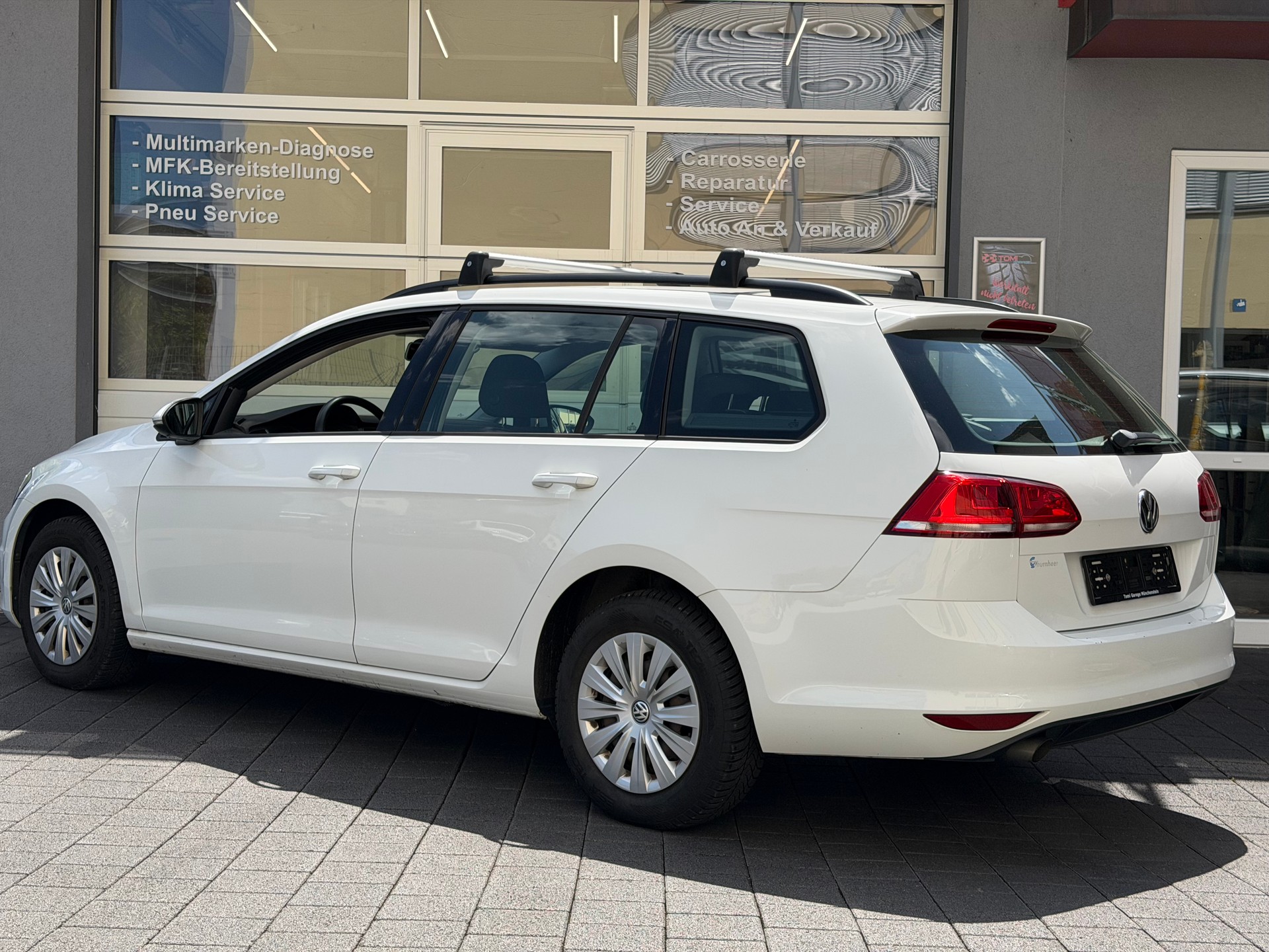 VW Golf Variant 1.2 TSI Trendline*Ab MFK&Service*CH-FHZ*1.Hand*Sparsam&Zuverlässig*-image-6