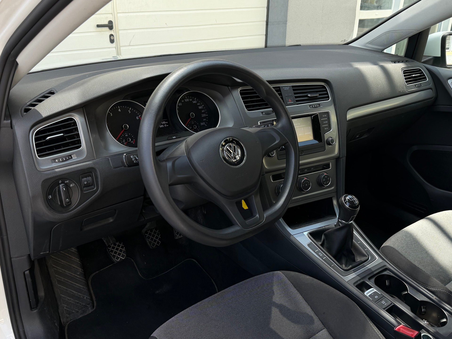 VW Golf Variant 1.2 TSI Trendline*Ab MFK&Service*CH-FHZ*1.Hand*Sparsam&Zuverlässig*-image-9