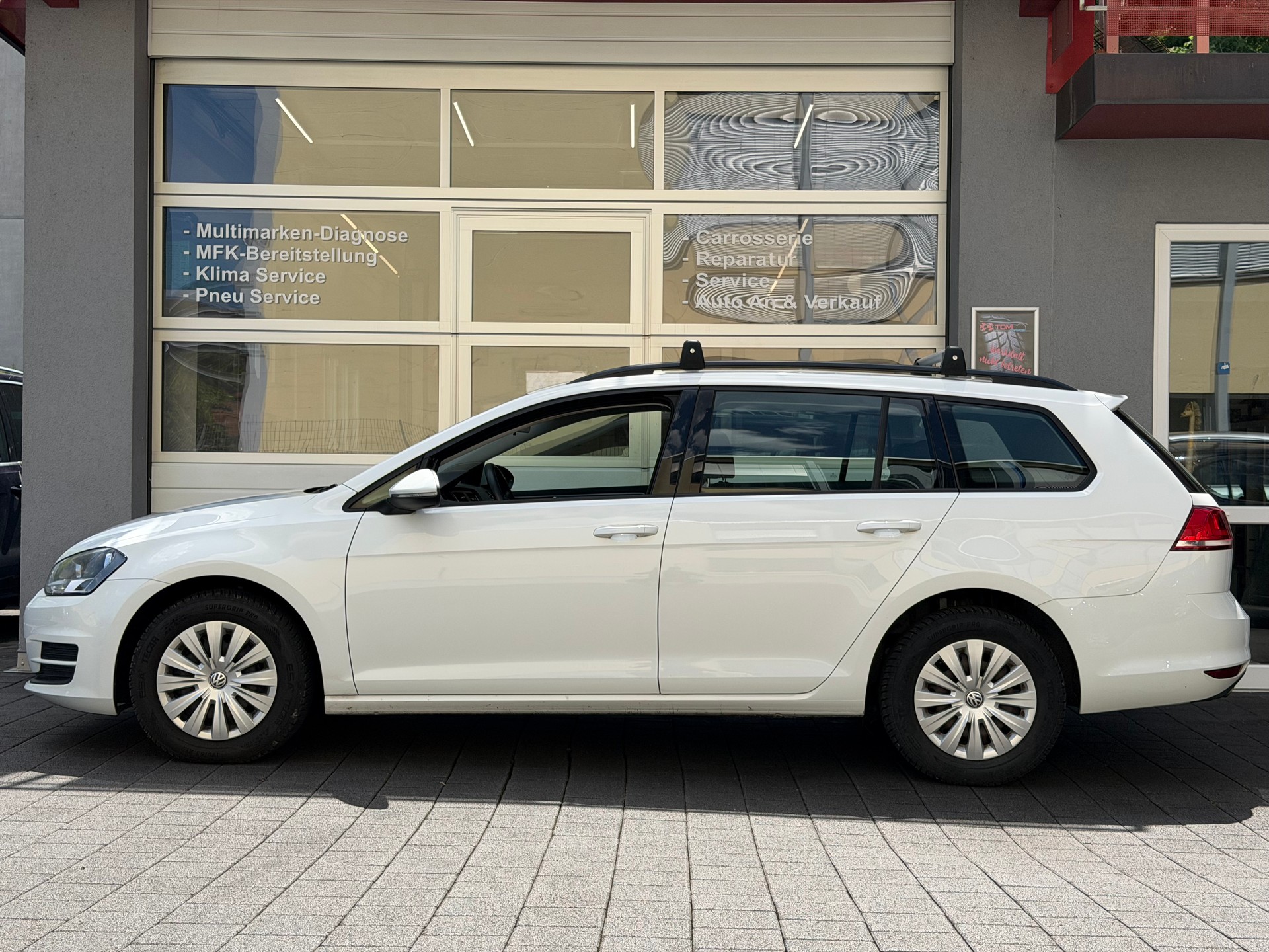 VW Golf Variant 1.2 TSI Trendline*Ab MFK&Service*CH-FHZ*1.Hand*Sparsam&Zuverlässig*-image-3