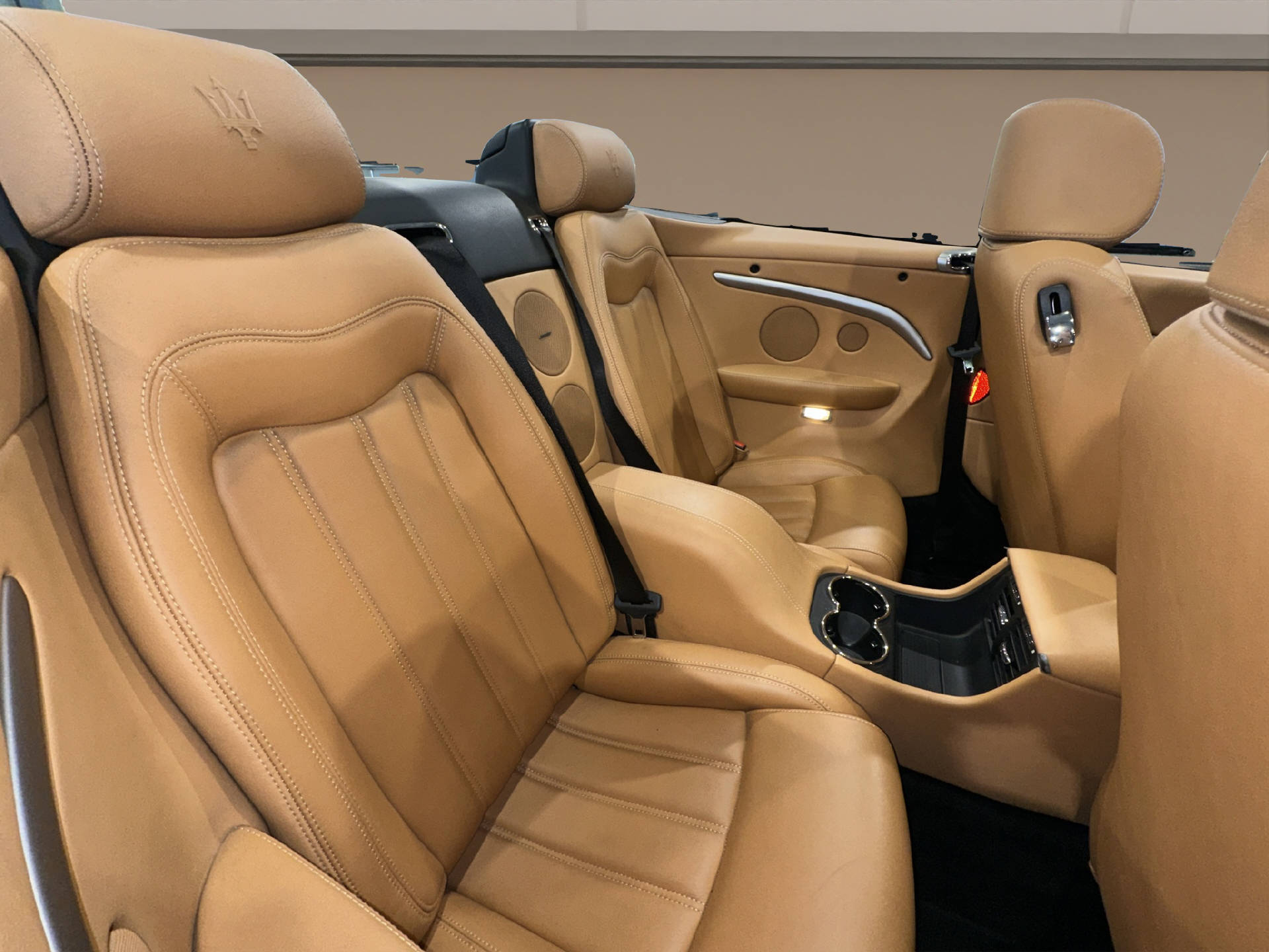 MASERATI Grancabrio 4.7 V8-image-14