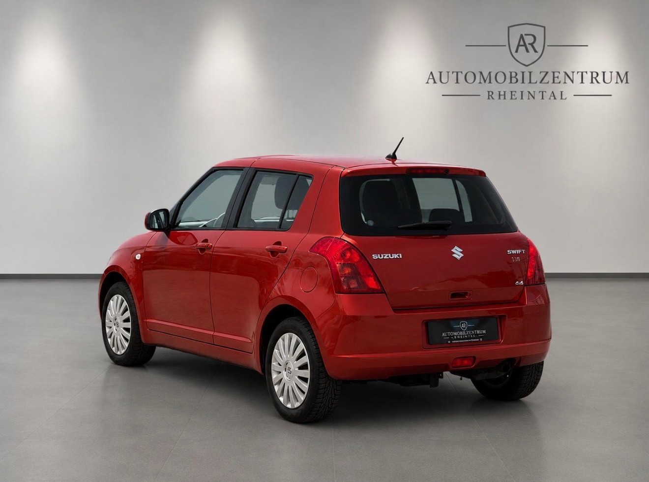 SUZUKI Swift 1.3i 16V GL Top 4x4-image-6