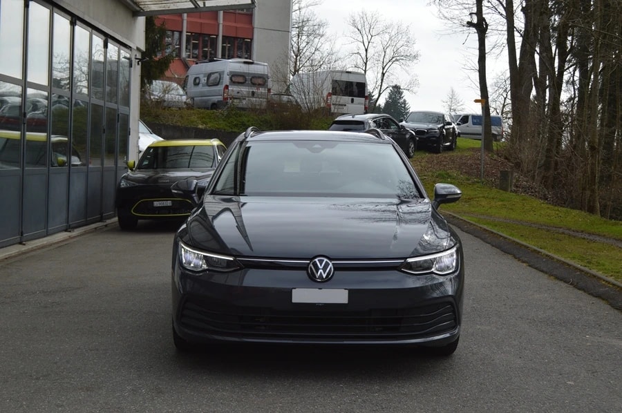 VW Golf Variant 2.0 TDI Life DSG 4Motion-image-1