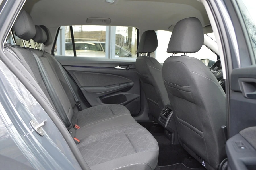 VW Golf Variant 2.0 TDI Life DSG 4Motion-image-8