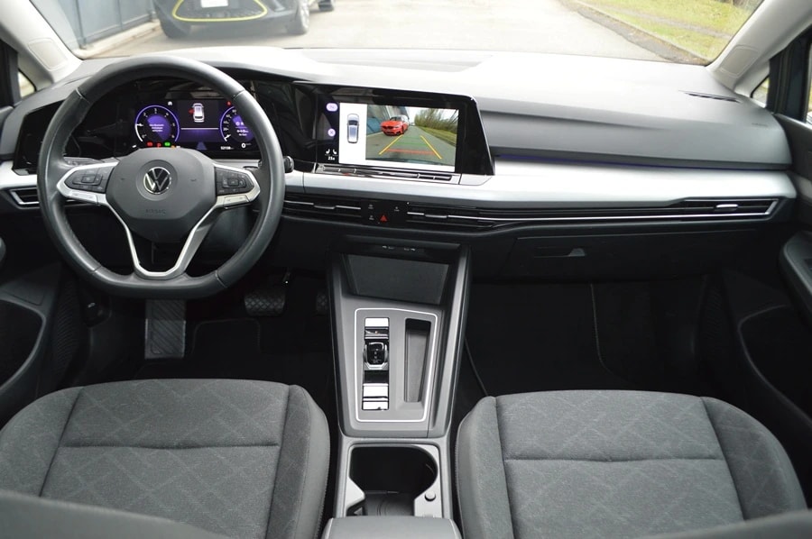 VW Golf Variant 2.0 TDI Life DSG 4Motion-image-9