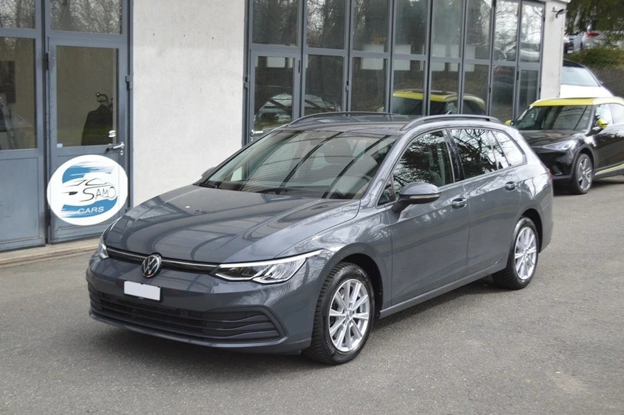 VW Golf Variant 2.0 TDI Life DSG 4Motion-image-2