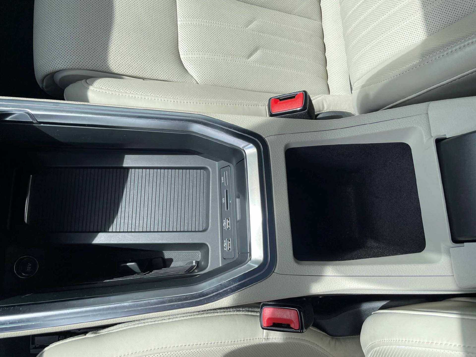 AUDI e-tron 55 Advanced quattro-image-8