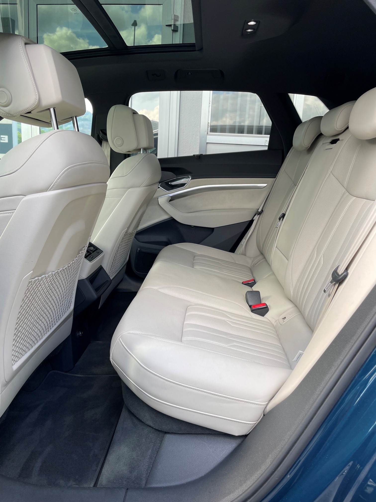 AUDI e-tron 55 Advanced quattro-image-22