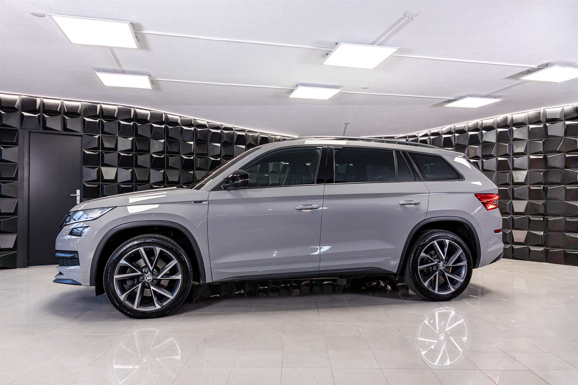 SKODA Kodiaq 2.0 TDI CR Sport Line 4x4 DSG-showroom-element-1