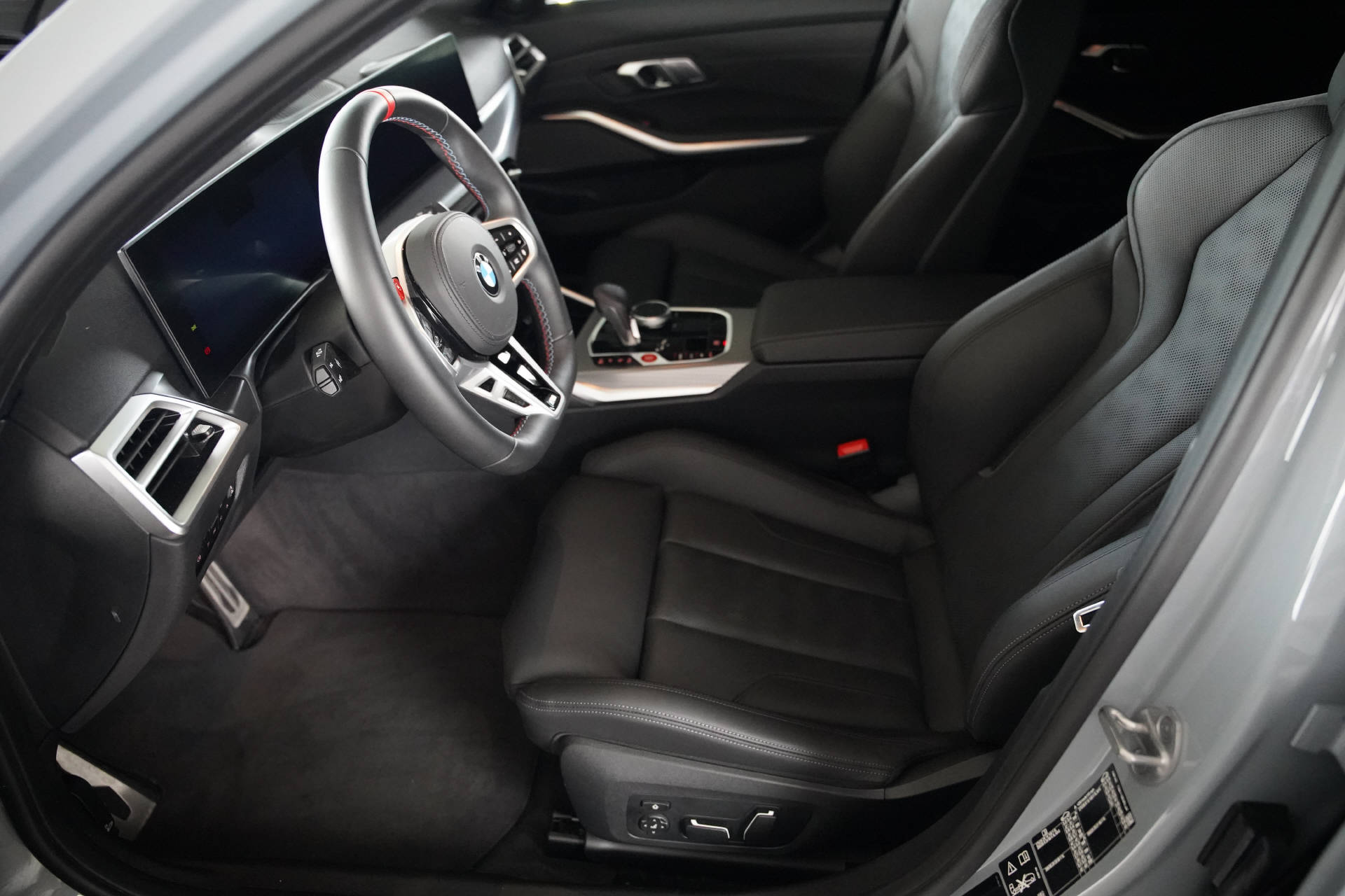 BMW M3 Touring xDrive Competition M LCI-image-7
