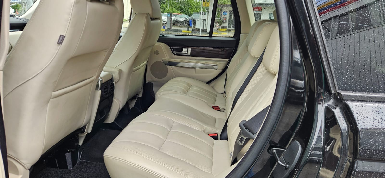 LAND ROVER Range Rover Sport 3.0 TDV6 HSE Automatic-image-6