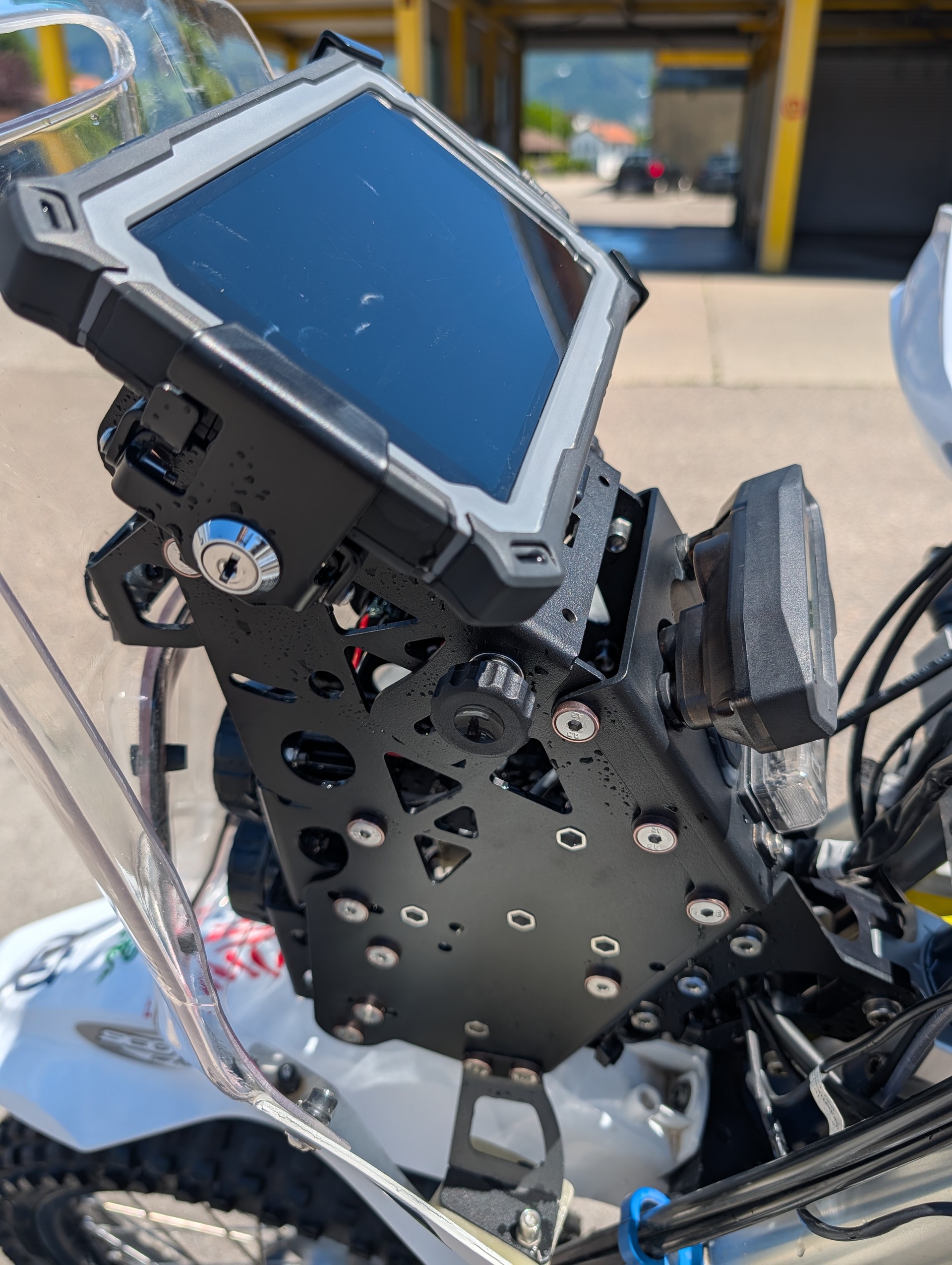 HUSQVARNA 701 Enduro-image-4