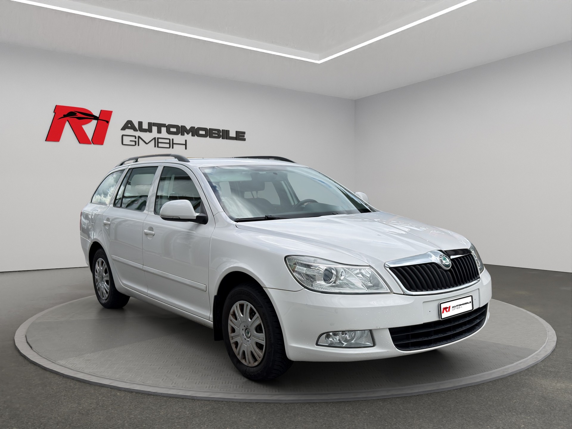 SKODA Octavia Combi 1.6 TDI Elegance DSG-image-7