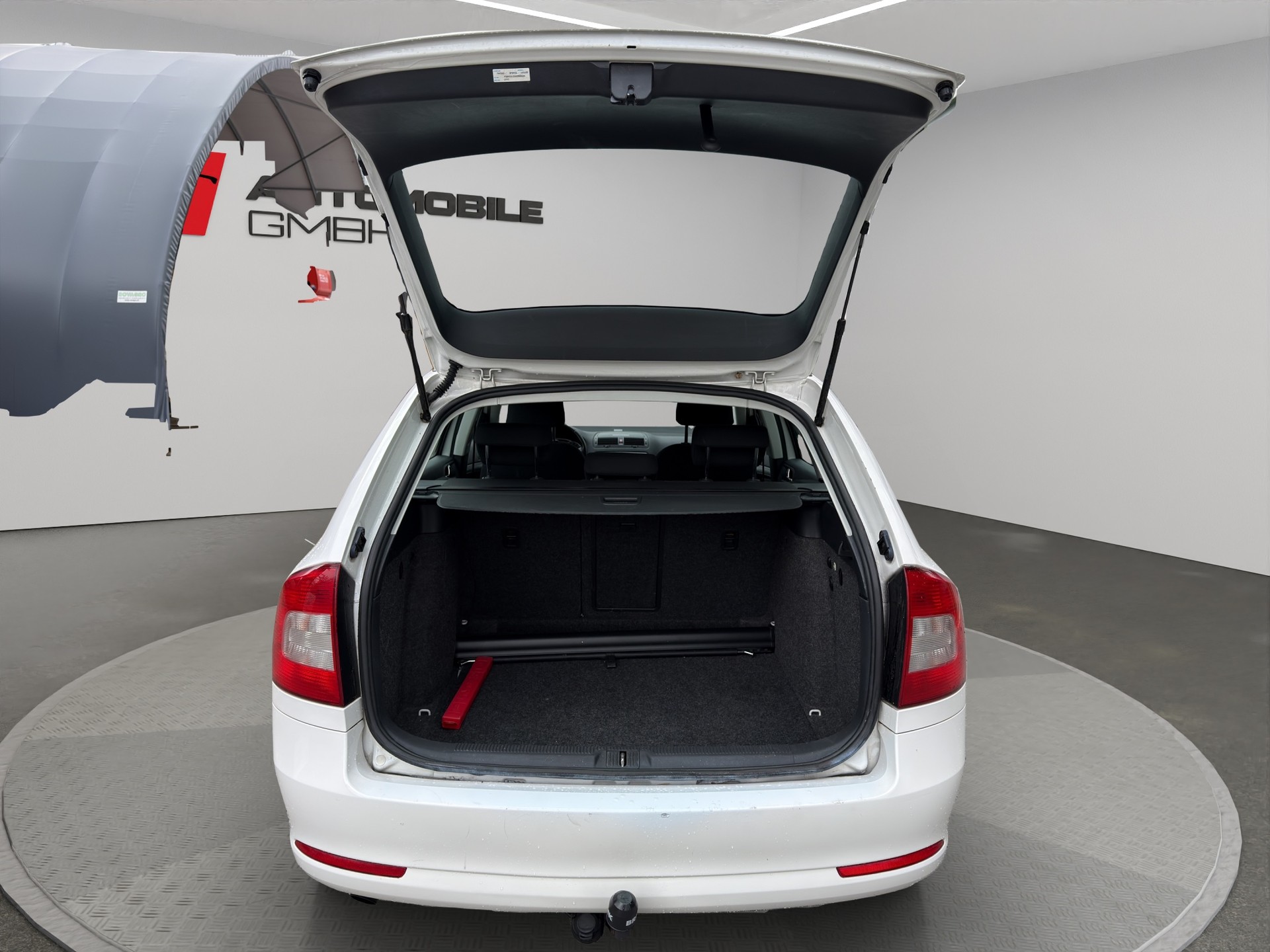 SKODA Octavia Combi 1.6 TDI Elegance DSG-image-10