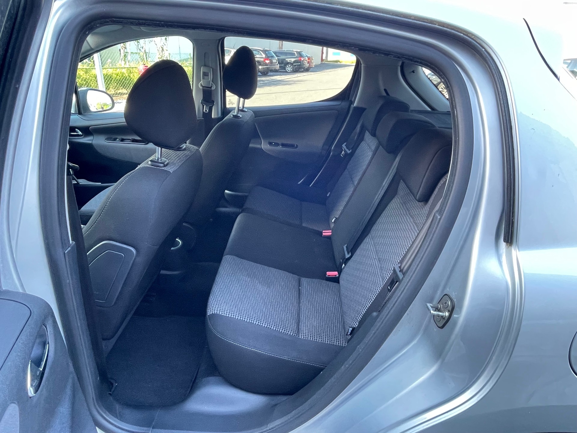 PEUGEOT 207 1.6 16V Sport-image-12