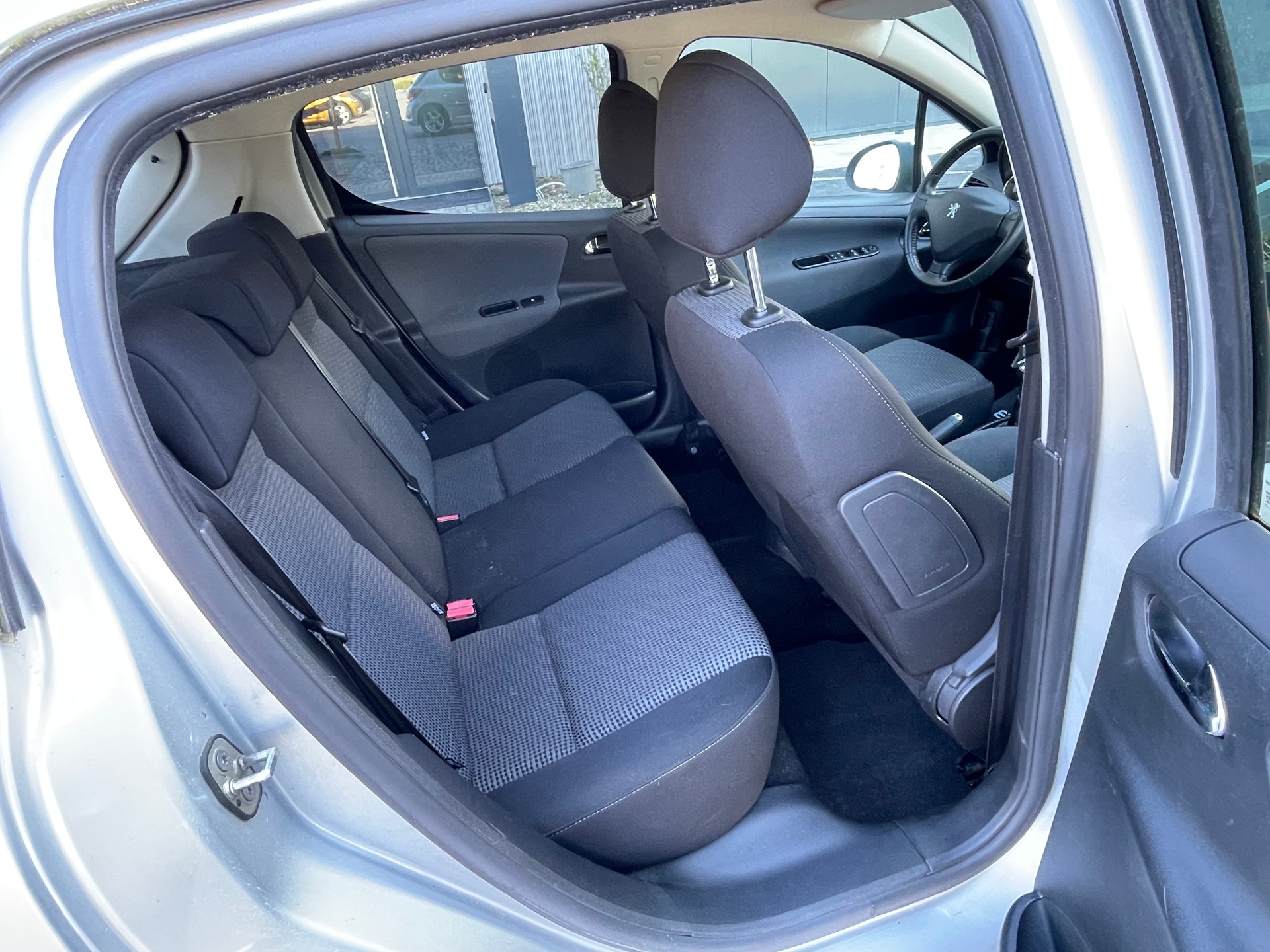 PEUGEOT 207 1.6 16V Sport-image-13