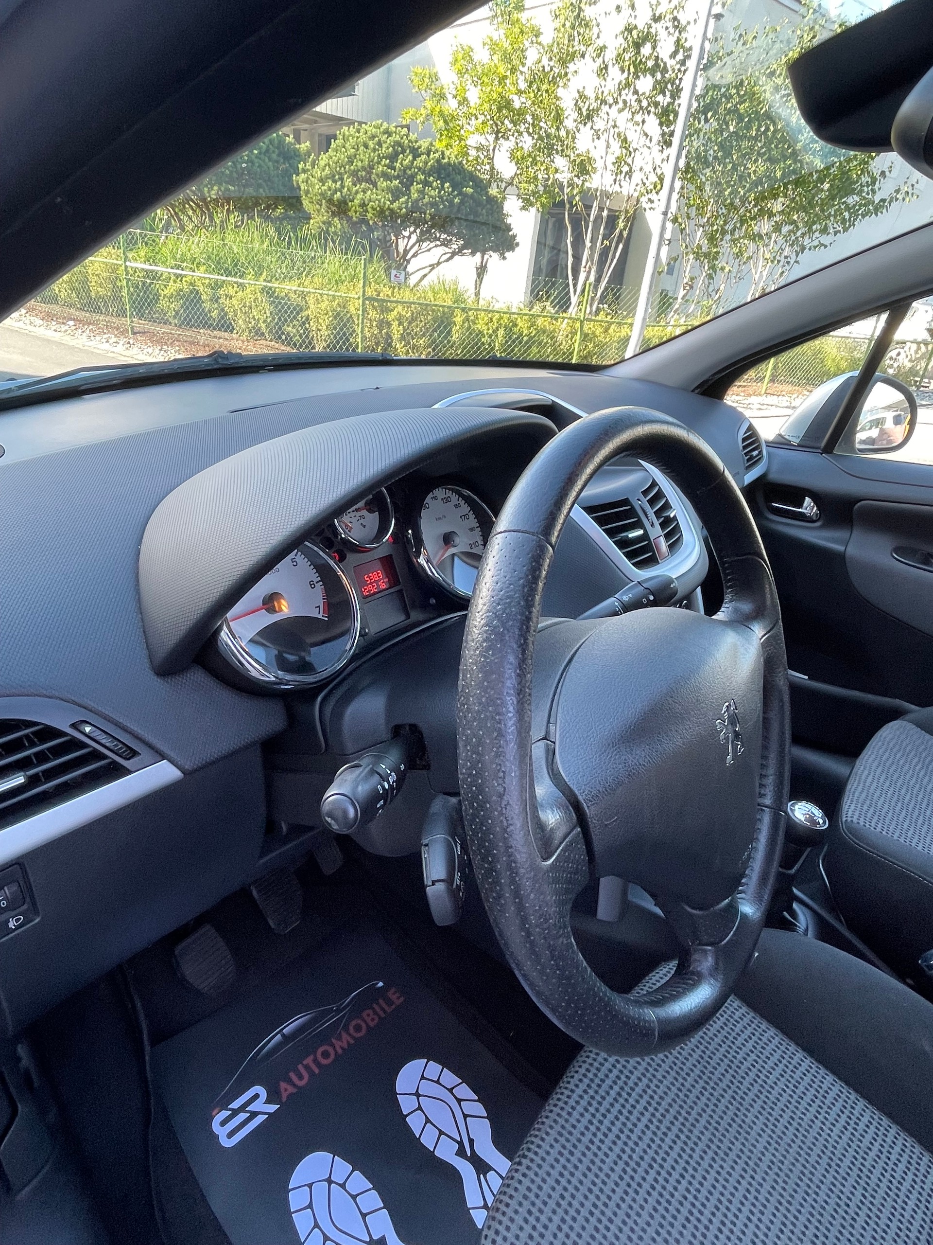 PEUGEOT 207 1.6 16V Sport-image-11