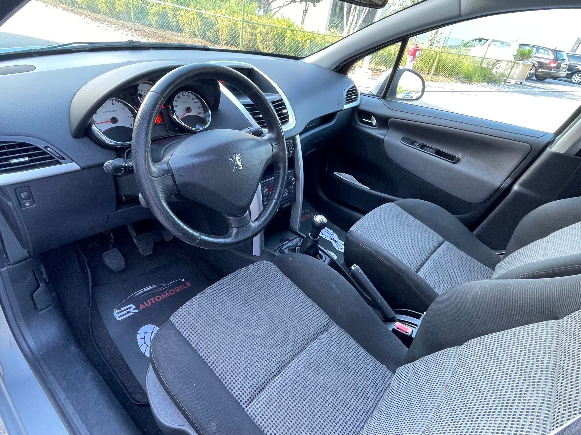 PEUGEOT 207 1.6 16V Sport-image-10