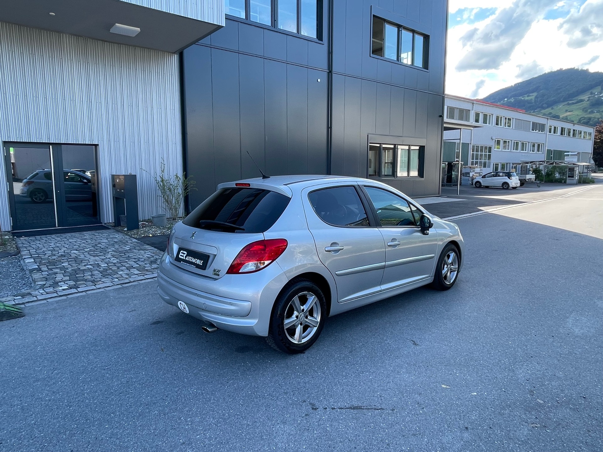 PEUGEOT 207 1.6 16V Sport-image-2
