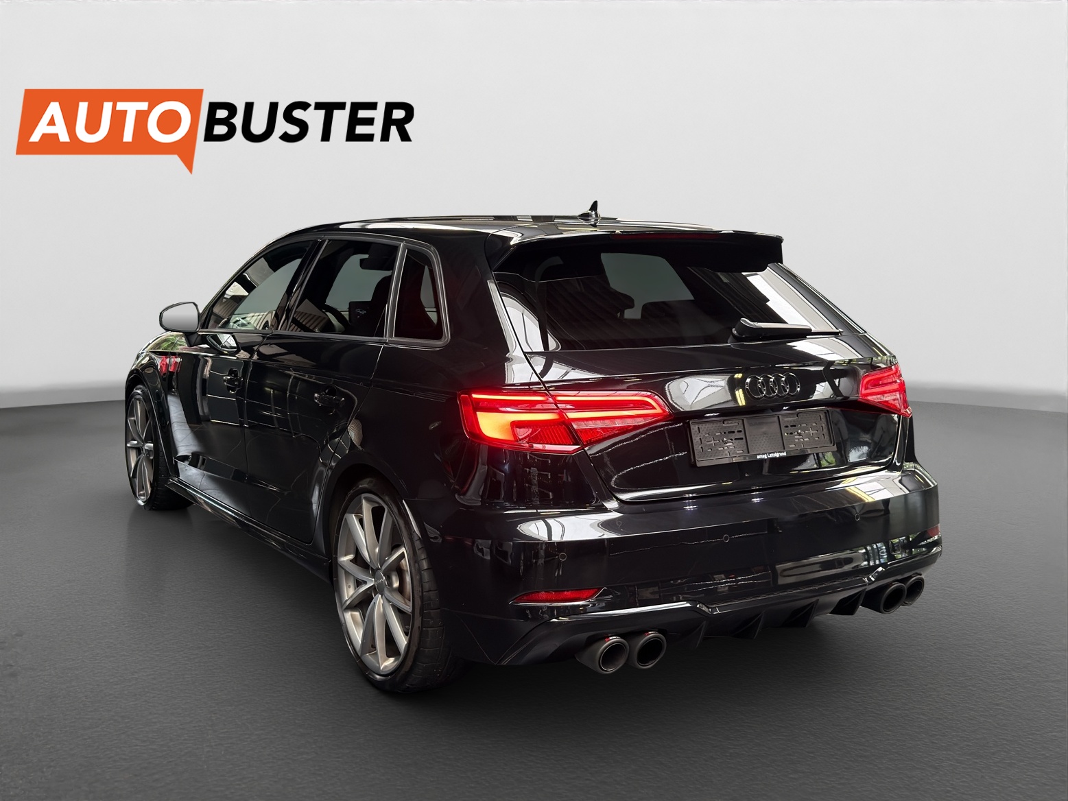 AUDI S3 Sportback 2.0 TFSI quattro S-tronic-showroom-element-2