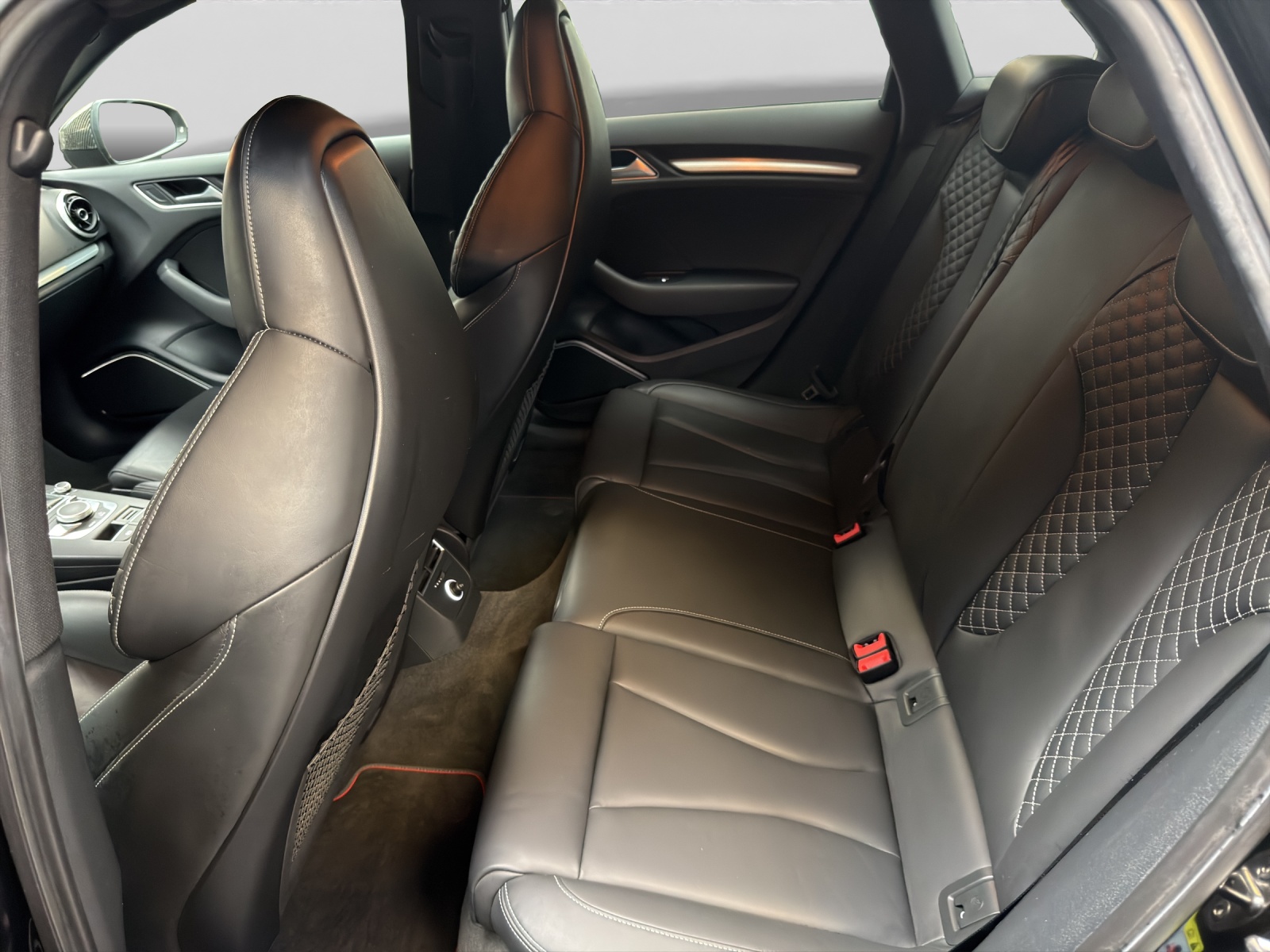 AUDI S3 Sportback 2.0 TFSI quattro S-tronic-image-10
