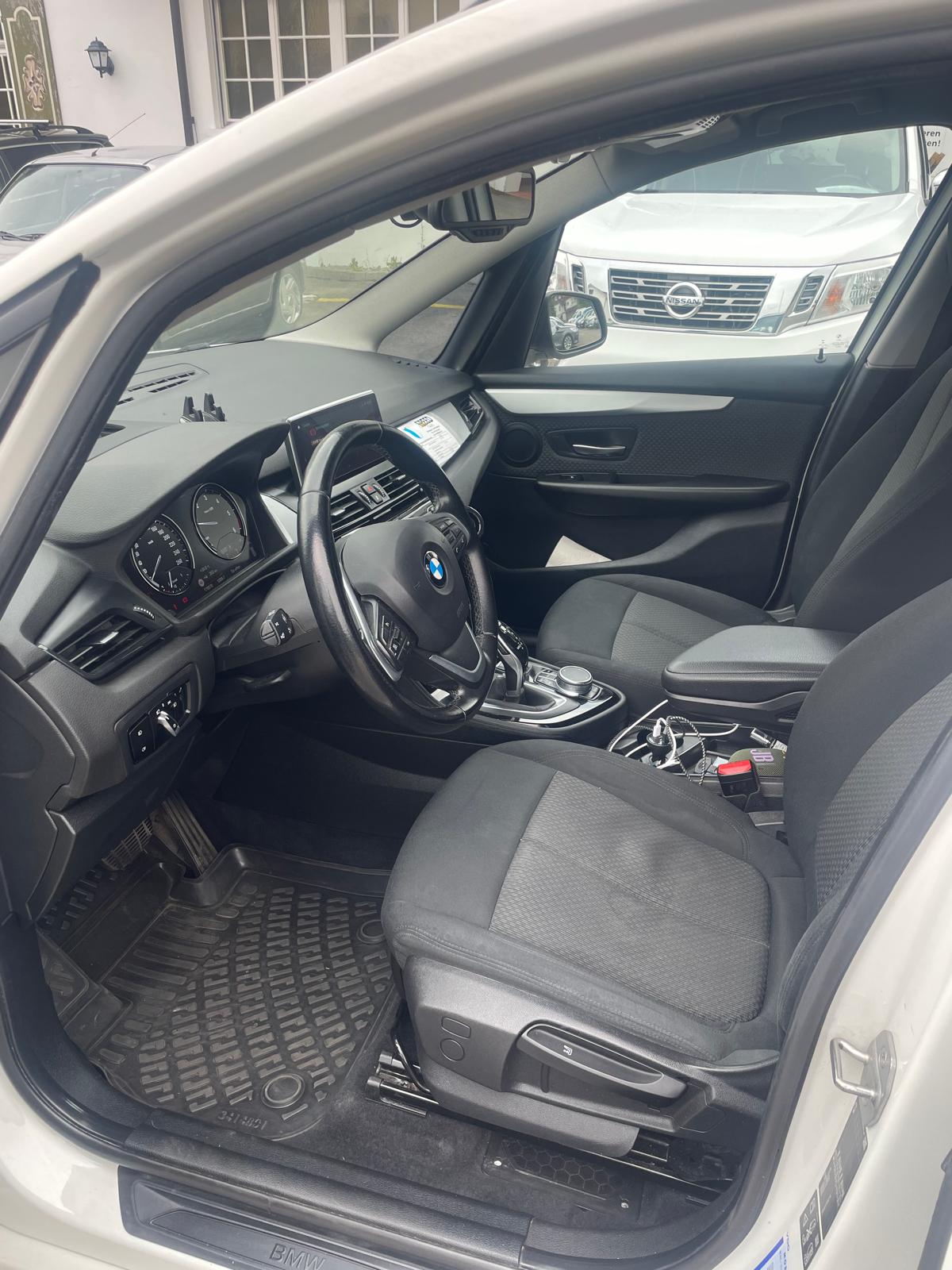 BMW 218d xDrive Gran Tourer Steptronic M Sport-image-2