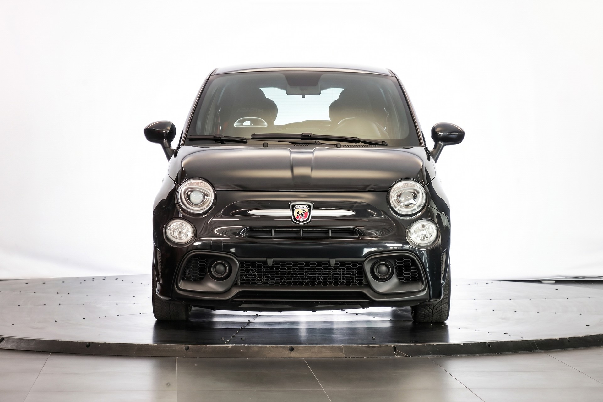 FIAT 595 1.4 16V Turbo Abarth-showroom-element-1