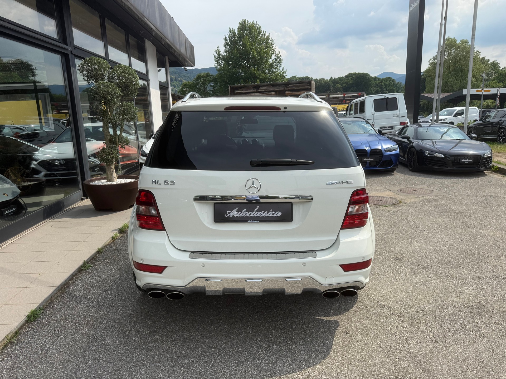 MERCEDES-BENZ ML 63 AMG 4Matic 7G-Tronic-showroom-element-2