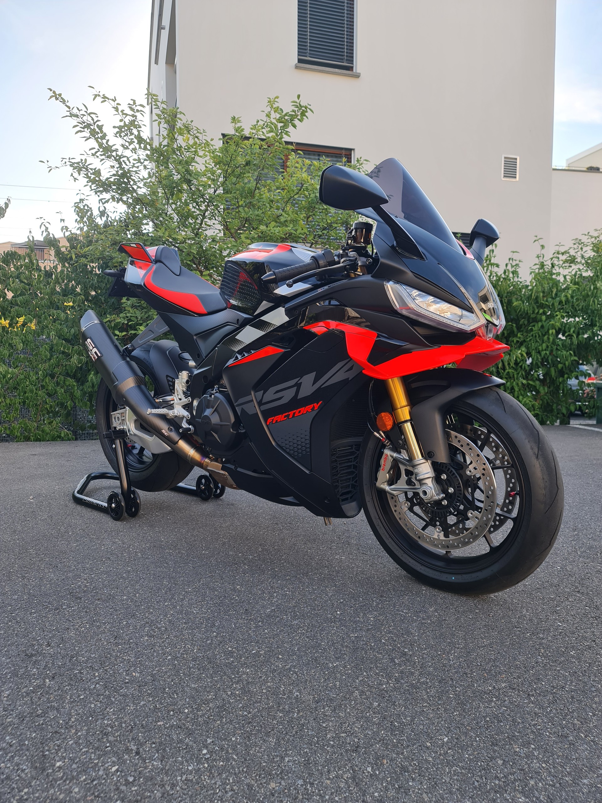 APRILIA RSV4 1100 E5+ Factory ABS mit Sc Project-image-3