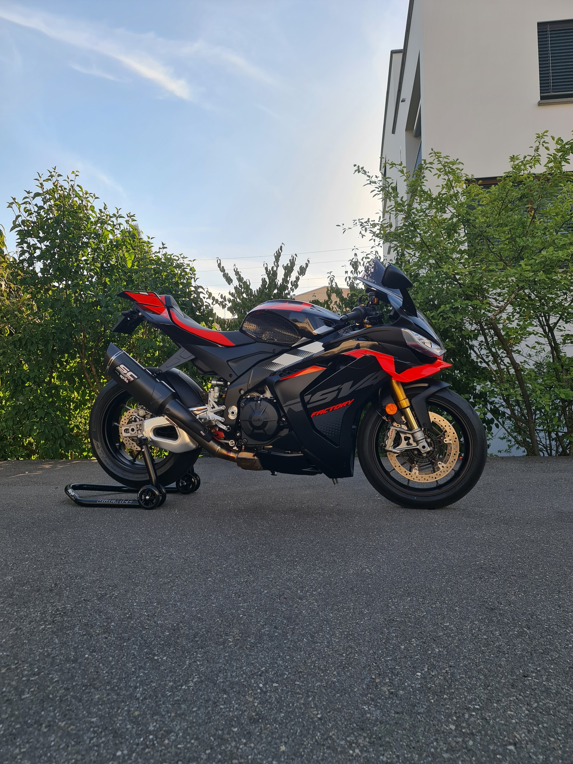 APRILIA RSV4 1100 E5+ Factory ABS mit Sc Project-image-6